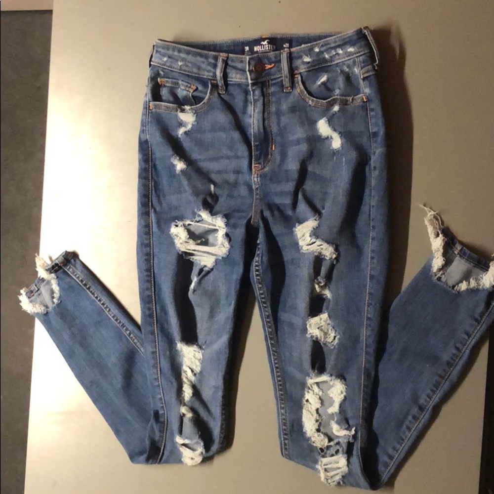 Ripped skinny jeans